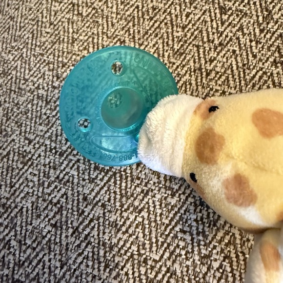 WubbaNub Giraffe Baby Pacifier and Holder Plush Animal Stuffed Toy Mary Meyer - Picture 5 of 6
